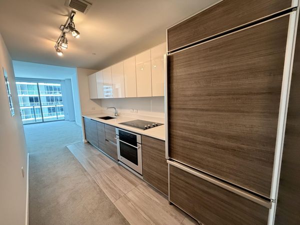 1100 S MIAMI Avenue, Unit 2106, Miami, FL 33130