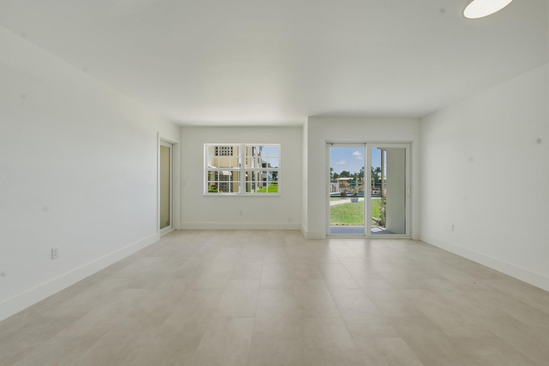 700 Pine Drive, Unit 105, Pompano Beach, FL 33060 Photo