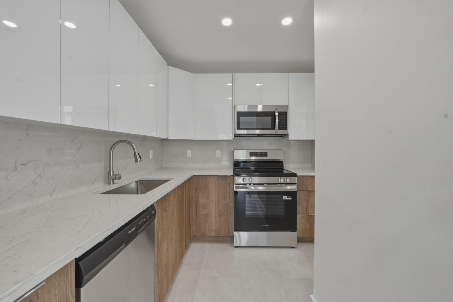 700 Pine Drive, Unit 105, Pompano Beach, FL 33060 Photo