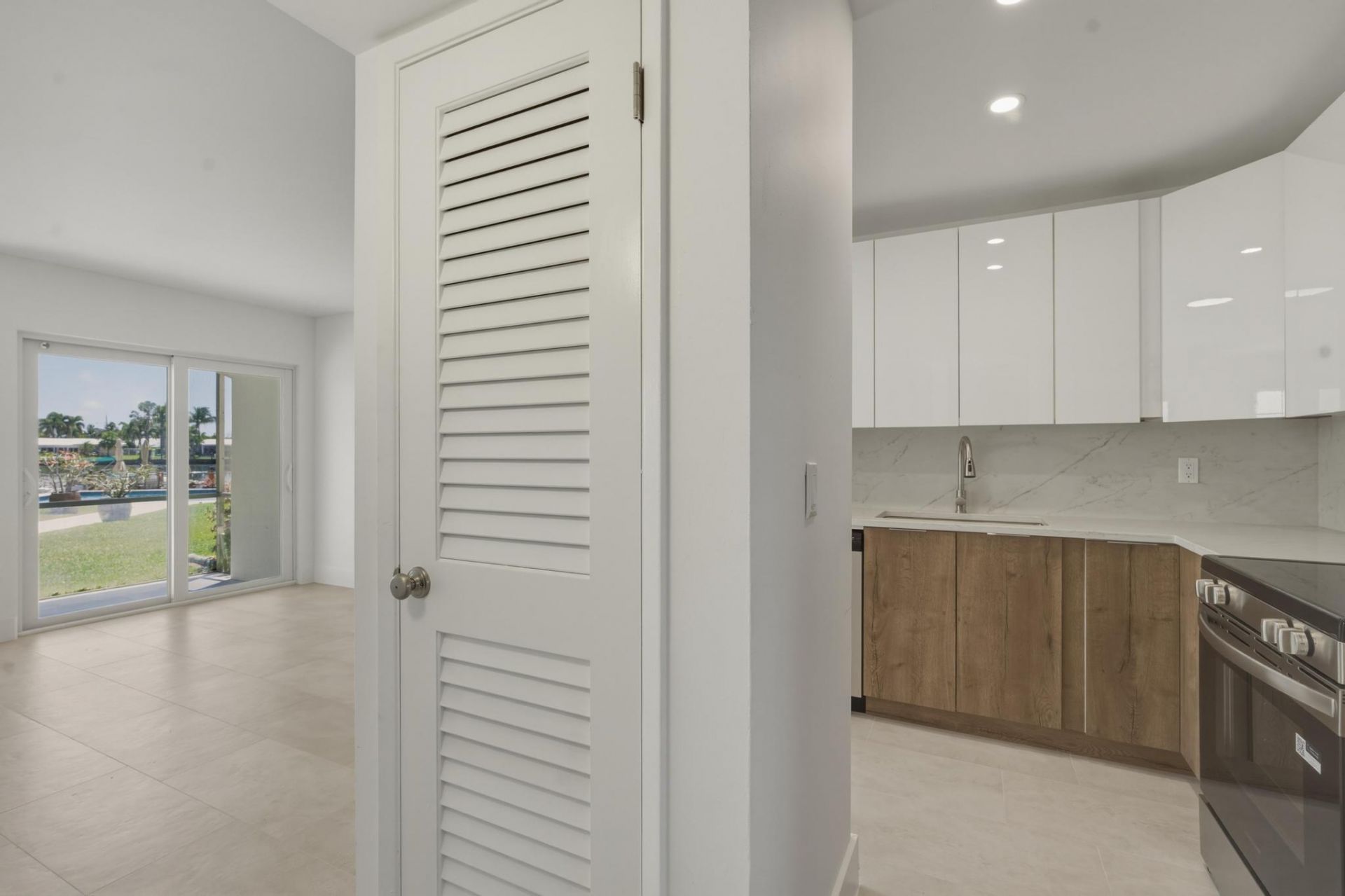 700 Pine Drive, Unit 105, Pompano Beach, FL 33060 Photo