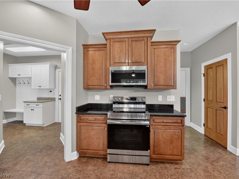 4066 Knollbrook Drive, Norton, OH 44203 Photo 15