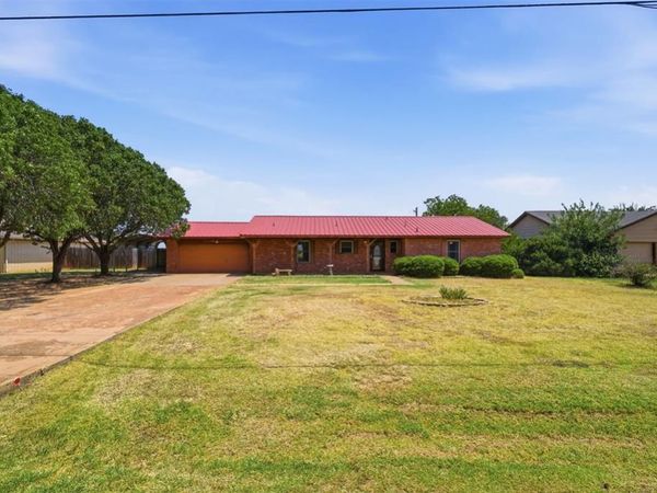 3300 N Park Lane, Altus, OK 73521