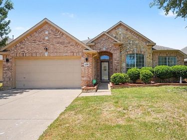 4509 Mallow Oak Drive, Fort Worth, TX 76123