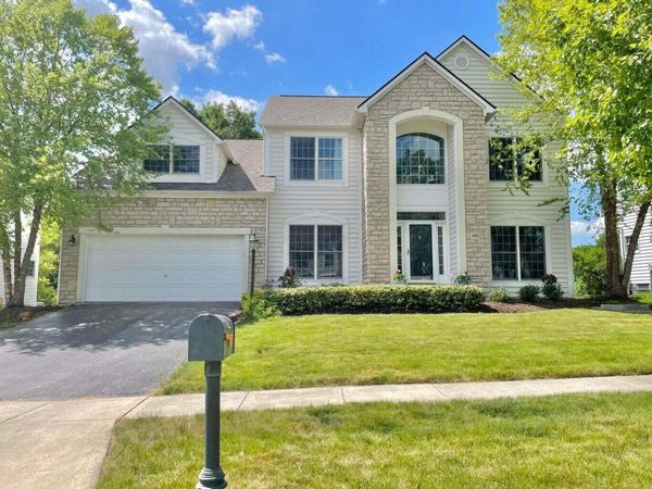 7492 Fairfield Lakes Drive , Powell, OH 43065