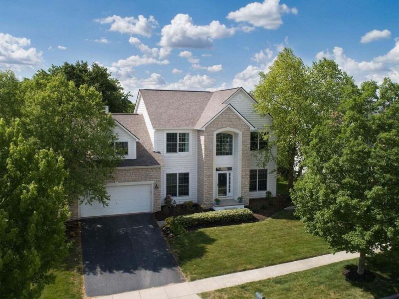 7492 Fairfield Lakes Drive , Powell, OH 43065 Photo 2