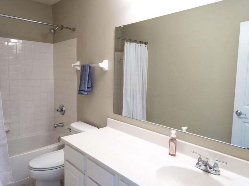 7492 Fairfield Lakes Drive , Powell, OH 43065 Photo 34