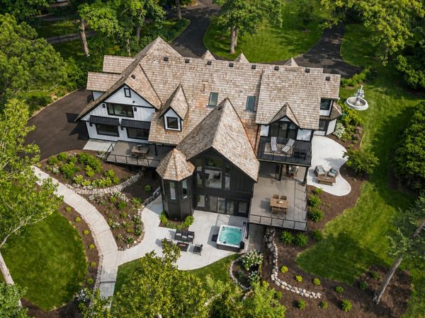 W335N5511 Island View Ln, Merton, WI 53058