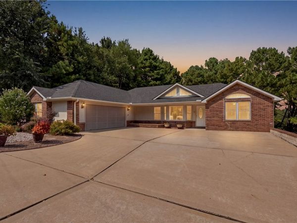 69 McKenzie Drive, Bella Vista, AR 72715