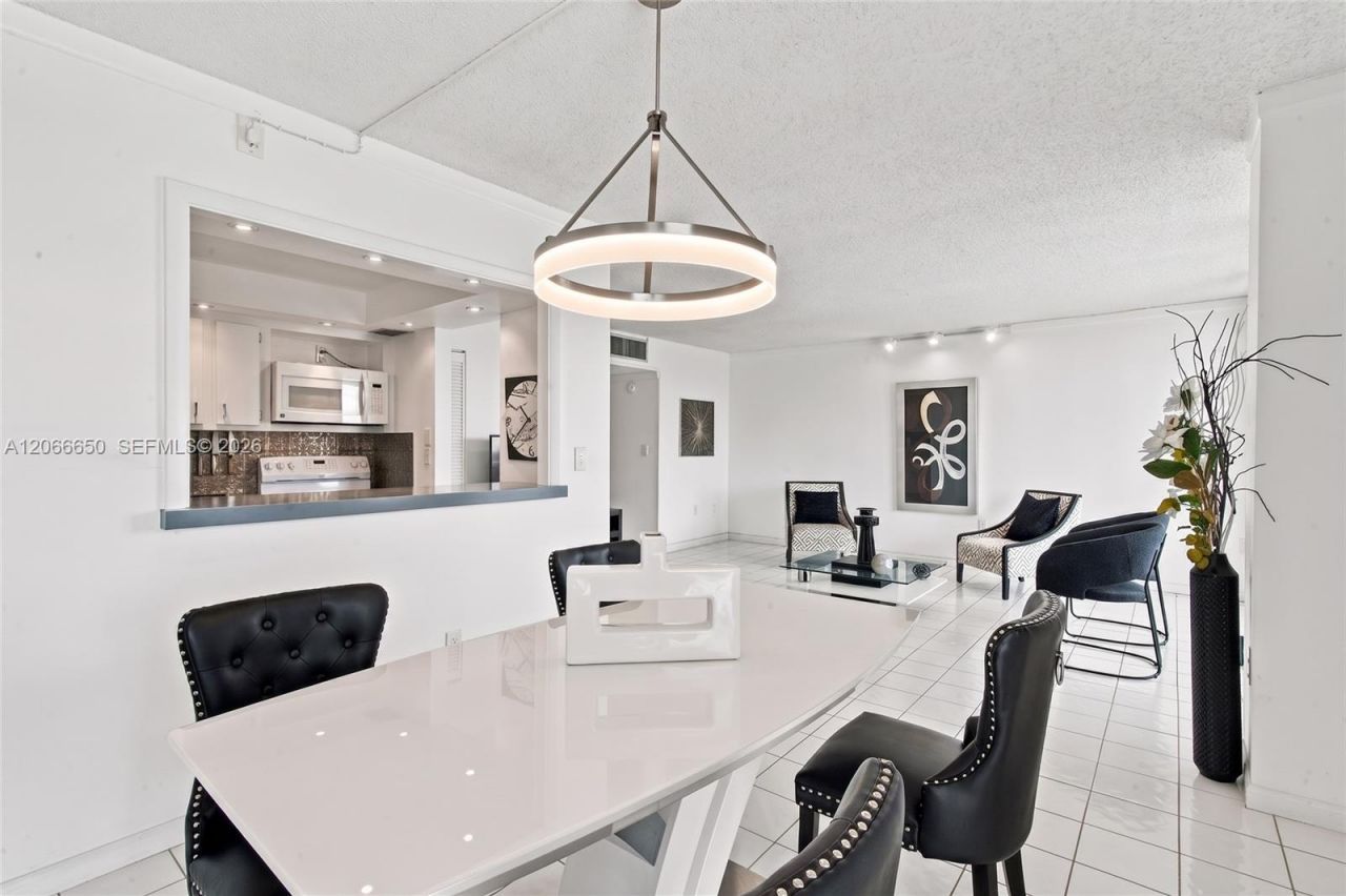 3675 N Country Club Dr , Unit 401, Aventura, FL 33180 Photo