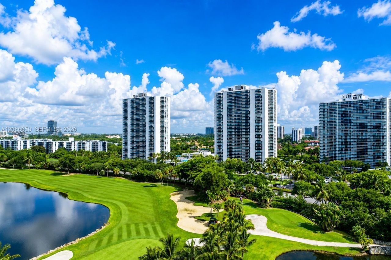 3675 N Country Club Dr , Unit 401, Aventura, FL 33180 Photo