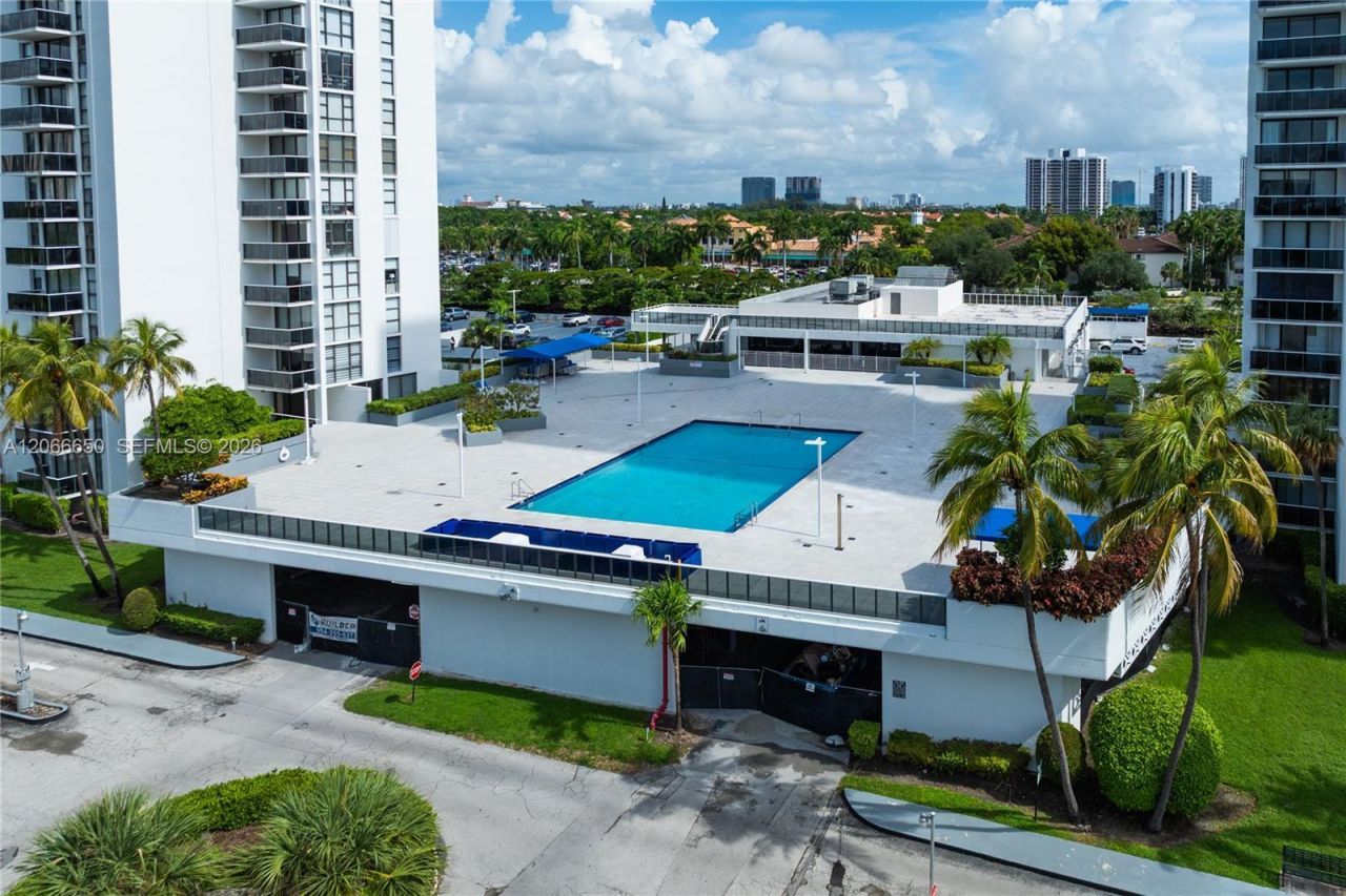 3675 N Country Club Dr , Unit 401, Aventura, FL 33180 Photo
