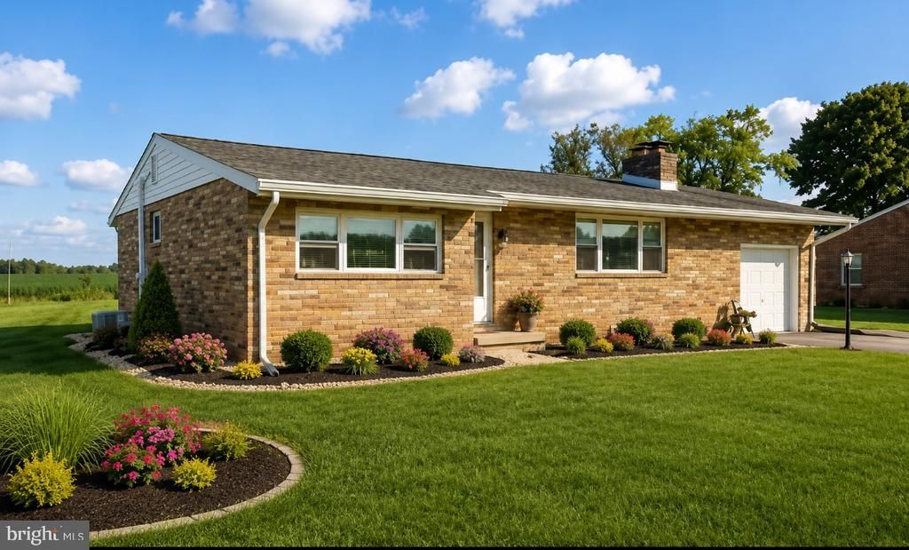 7049 LINCOLN HIGHWAY, THOMASVILLE, PA 17364