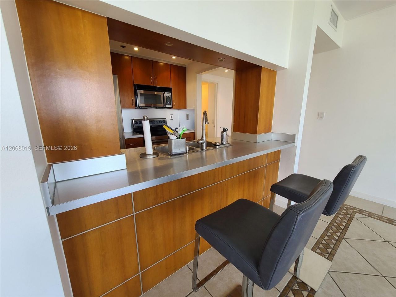 1581 Brickell Ave 2- Prking, Unit 1907, Miami, FL 33129 Photo