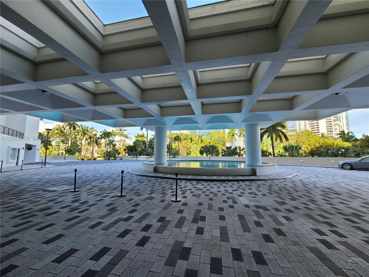 1581 Brickell Ave 2- Prking, Unit 1907, Miami, FL 33129 Photo