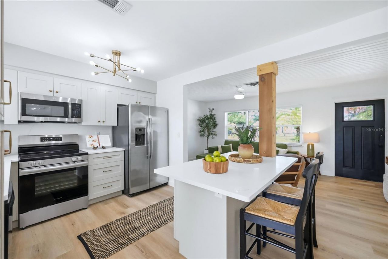 6103 Carlton Avenue, Sarasota, FL 34231 Photo