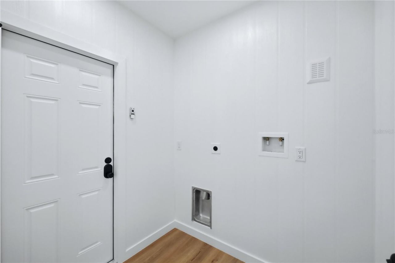 6103 Carlton Avenue, Sarasota, FL 34231 Photo