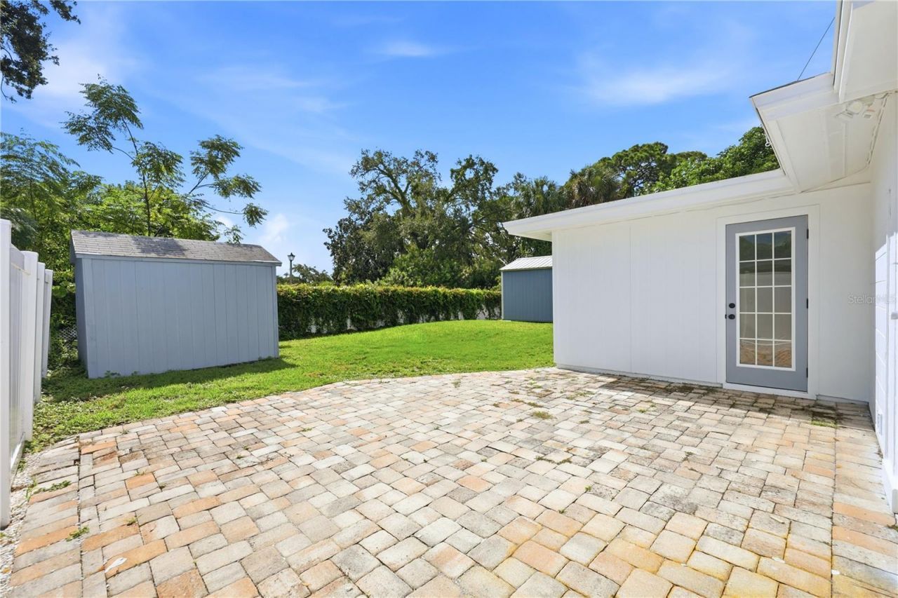 6103 Carlton Avenue, Sarasota, FL 34231 Photo