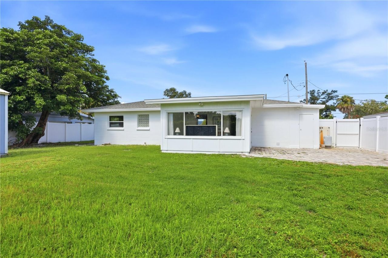 6103 Carlton Avenue, Sarasota, FL 34231 Photo