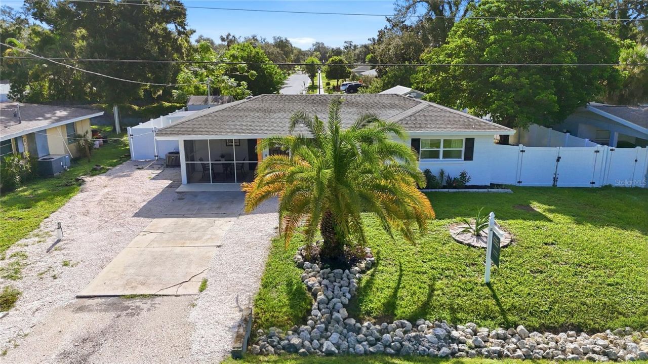 6103 Carlton Avenue, Sarasota, FL 34231 Photo