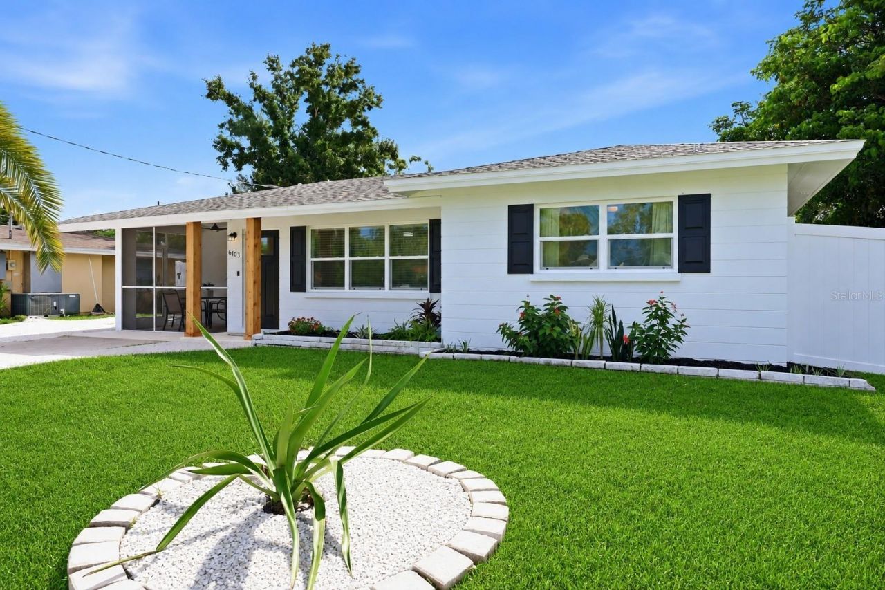 6103 Carlton Avenue, Sarasota, FL 34231 Photo