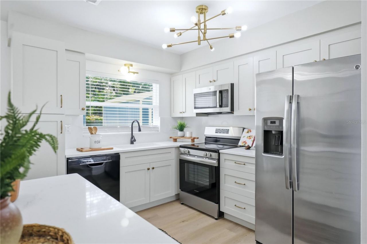 6103 Carlton Avenue, Sarasota, FL 34231 Photo