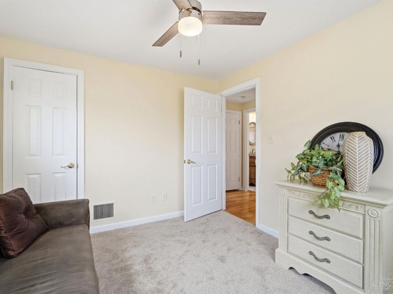 6327 Stover Avenue, Golf Manor, OH 45237 Photo 18