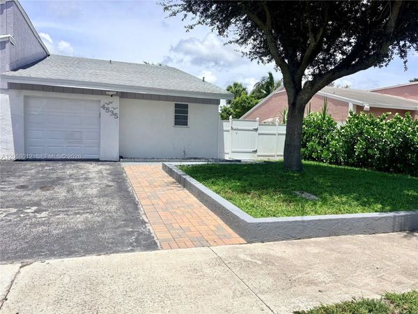 4835 NW 6th Ct , Delray Beach, FL 33445