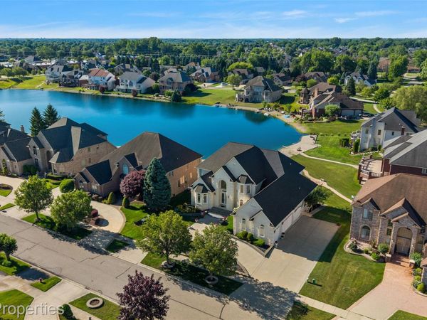 12984 Azure Drive , Shelby Township, Mi 48315