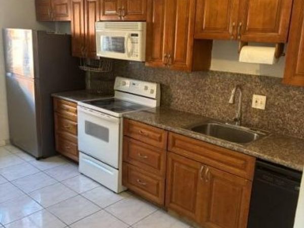 681 SW 14TH Street, Deerfield Beach, FL 33441