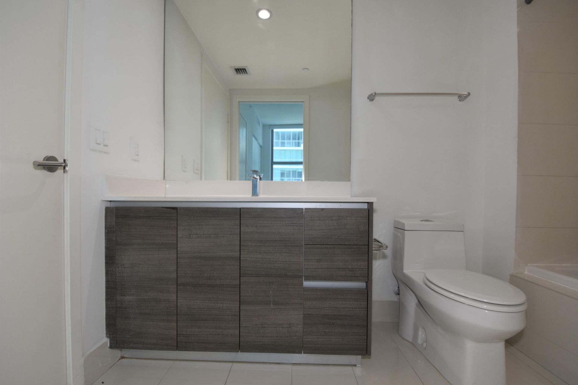 1100 S Miami Avenue, Unit 2207, Miami, FL 33130 Photo