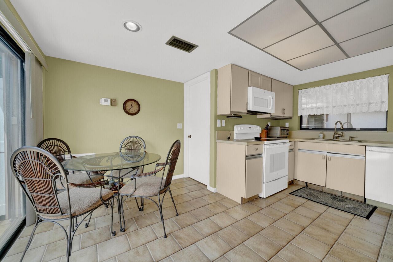 5569 Lakeview Mews Drive, Boynton Beach, FL 33437 Photo