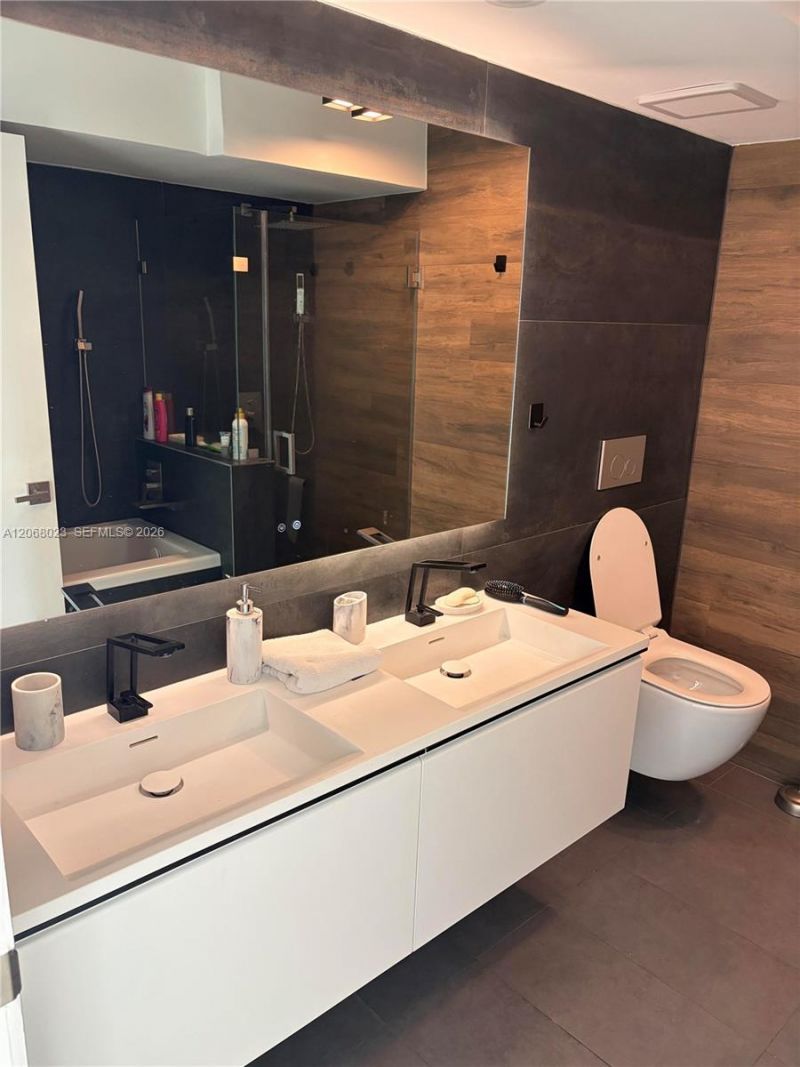 5900 Collins Ave, Unit 702, Miami Beach, FL 33140 Photo