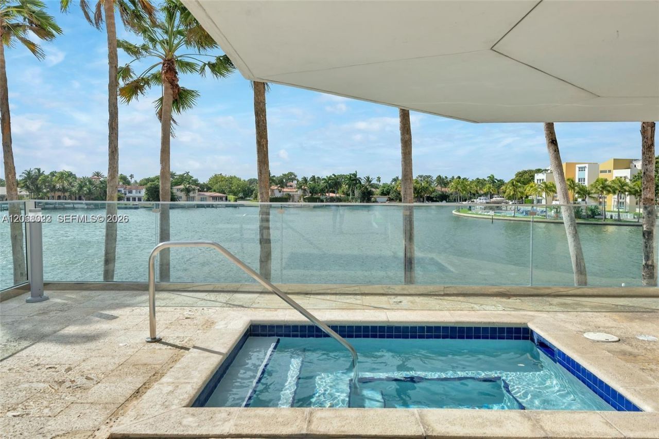 5900 Collins Ave, Unit 702, Miami Beach, FL 33140 Photo