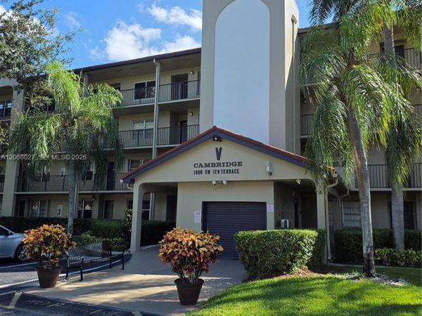 1000 SW 128th Ter, Unit 414V, Pembroke Pines, FL 33027