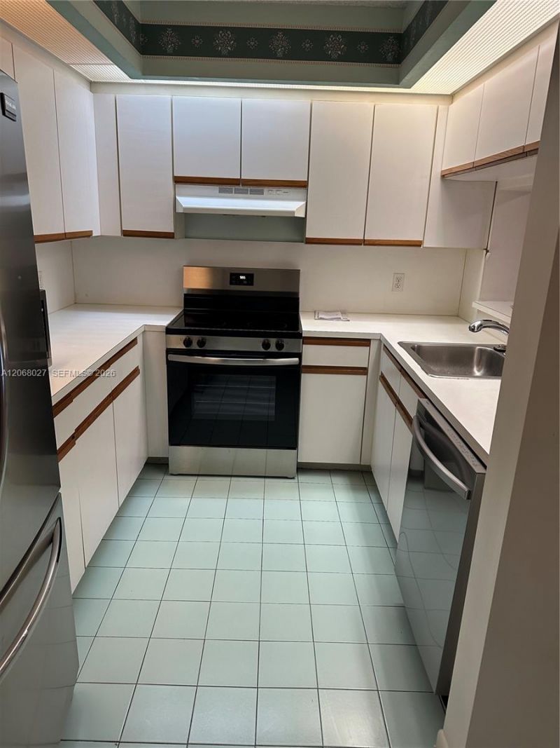 1000 SW 128th Ter, Unit 414V, Pembroke Pines, FL 33027 Photo