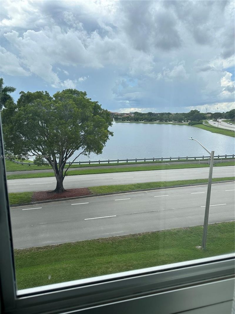 1000 SW 128th Ter, Unit 414V, Pembroke Pines, FL 33027 Photo