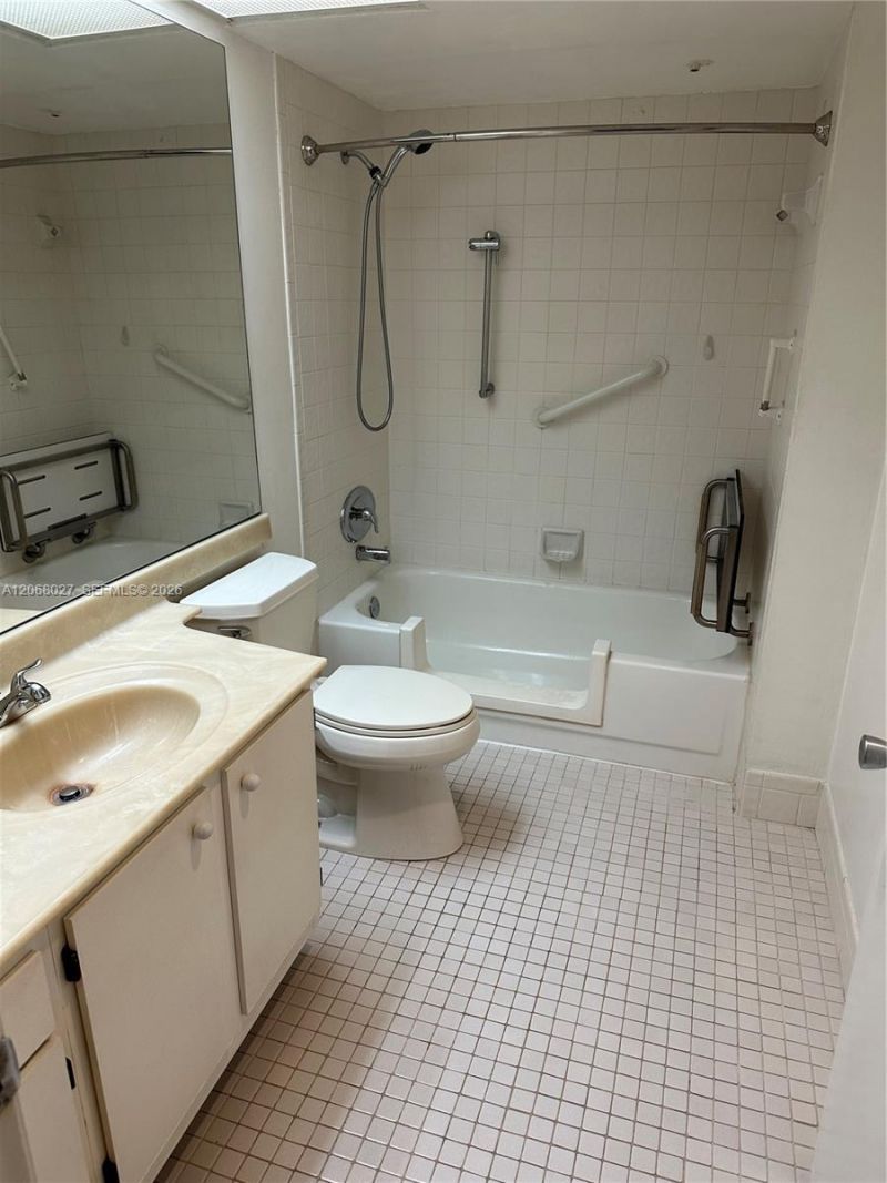 1000 SW 128th Ter, Unit 414V, Pembroke Pines, FL 33027 Photo