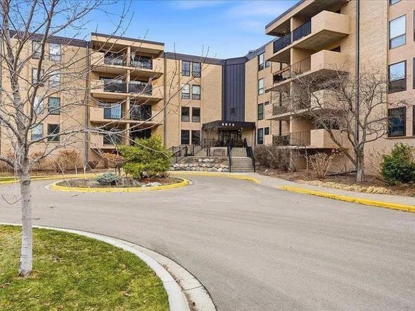 6670 Vernon Avenue S, Unit 106, Edina, MN 55436