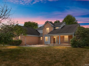 9110 Old Oak Drive, Grand Blanc Township, Mi 48439