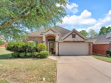 4801 Summer Oaks Lane, Fort Worth, TX 76123