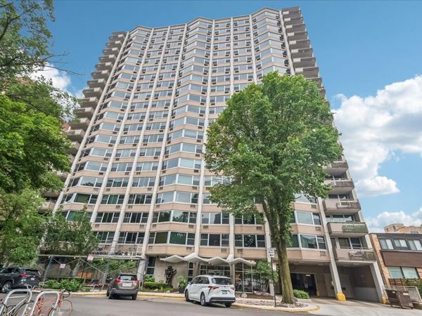 555 W Cornelia Avenue, Unit 2012, Chicago, IL 60657