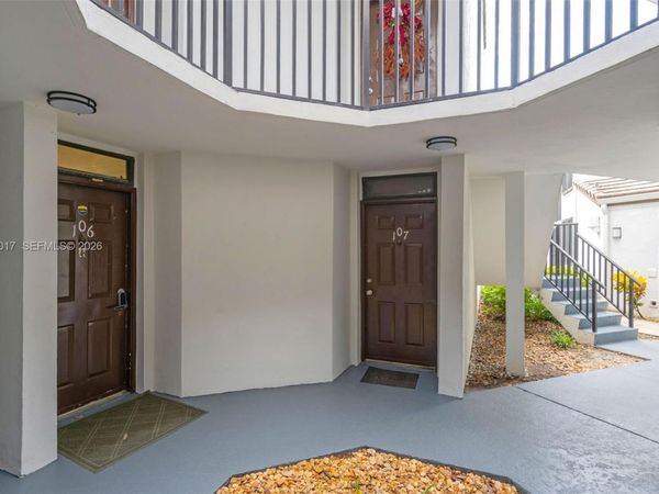 213 Lake Pointe Dr , Unit 106, Oakland Park, FL 33309