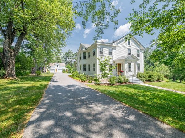 212 Taconic Road, Manchester, VT 05254