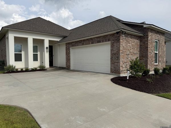 14024 Trailhead Dr, Gonzales, LA 70737