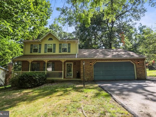 141 OAK HILLS DRIVE, HANOVER, PA 17331