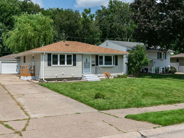 391 33rd Avenue Court , East Moline, IL 61244
