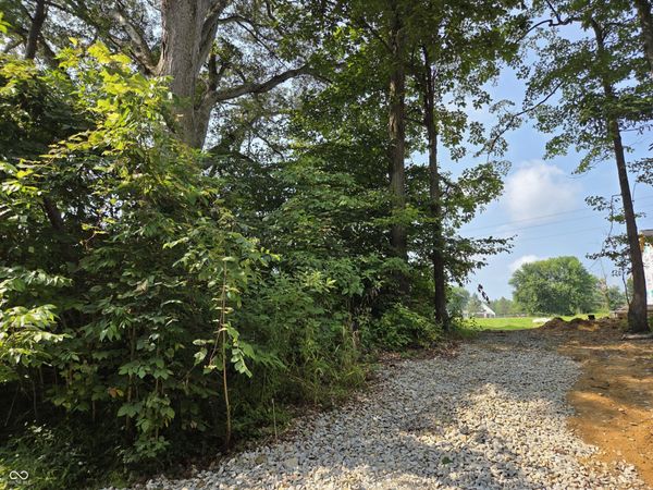 1157 E Mohican Trail E, Greensburg, IN 47240