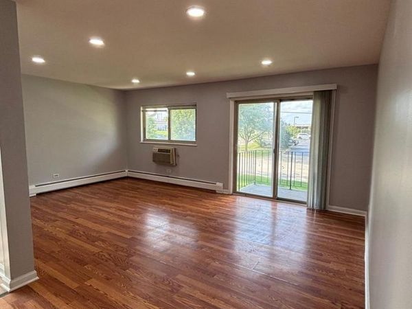 659 E Fullerton Avenue , Unit 210, Glendale Heights, IL 60139