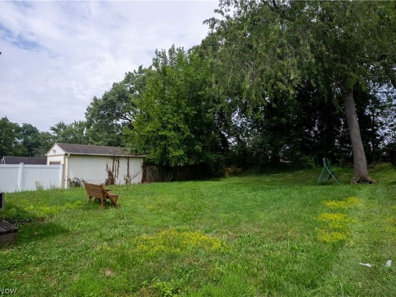 220 Willow Avenue NE, Massillon, OH 44646 Photo 29
