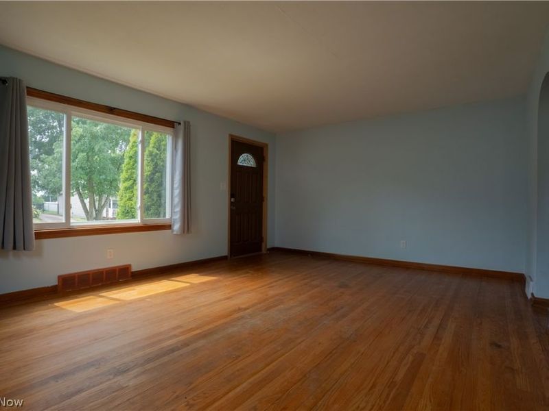 220 Willow Avenue NE, Massillon, OH 44646 Photo 3